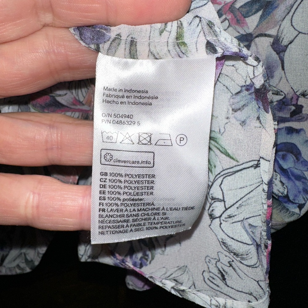 Cute Size 8 Top. MUST BE BUNDLED. (T) - Picture 5 of 7